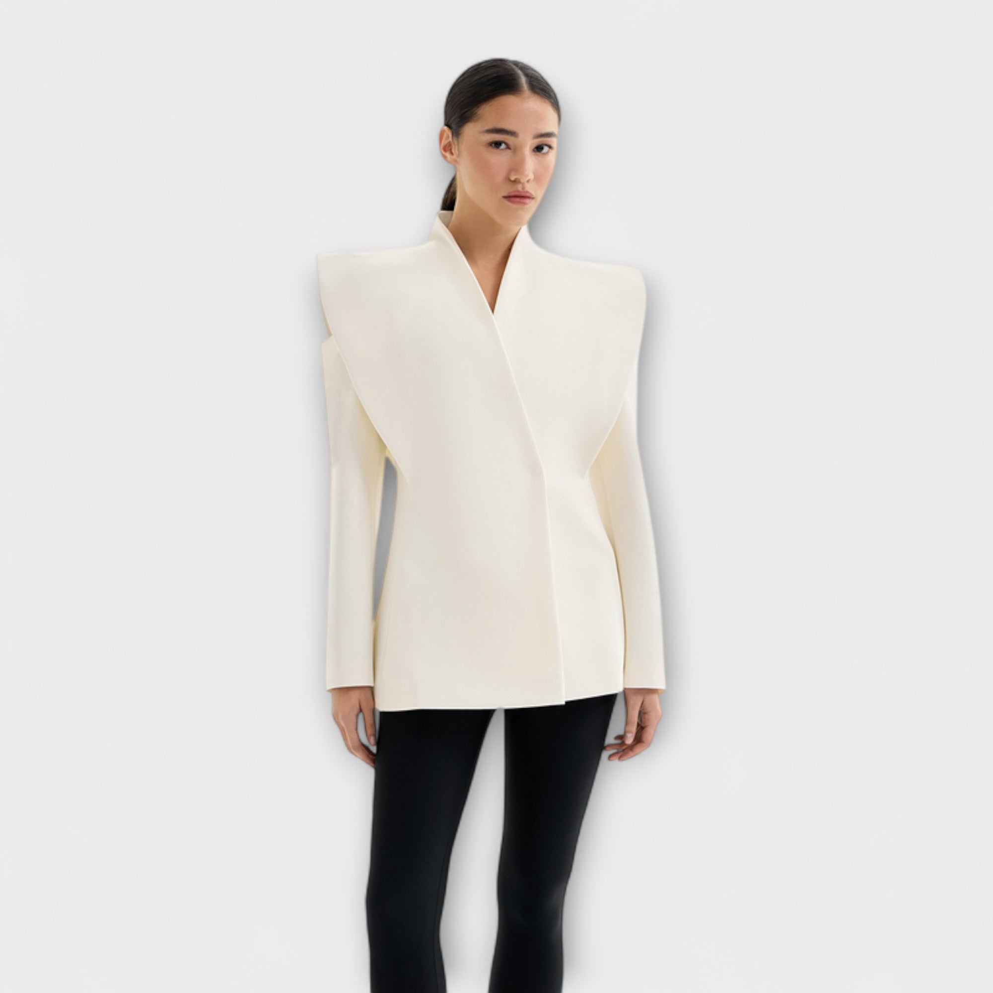 Valeria - Cremefarbener skulpturaler Schulterblazer