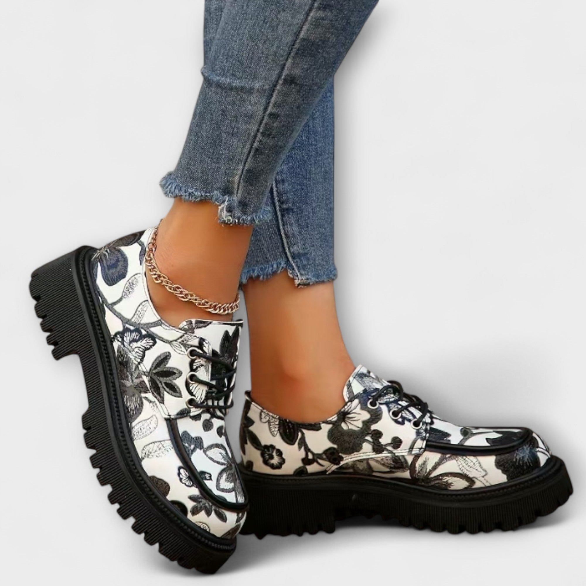Sieglinde - Retro-Loafer mit Blumenmuster