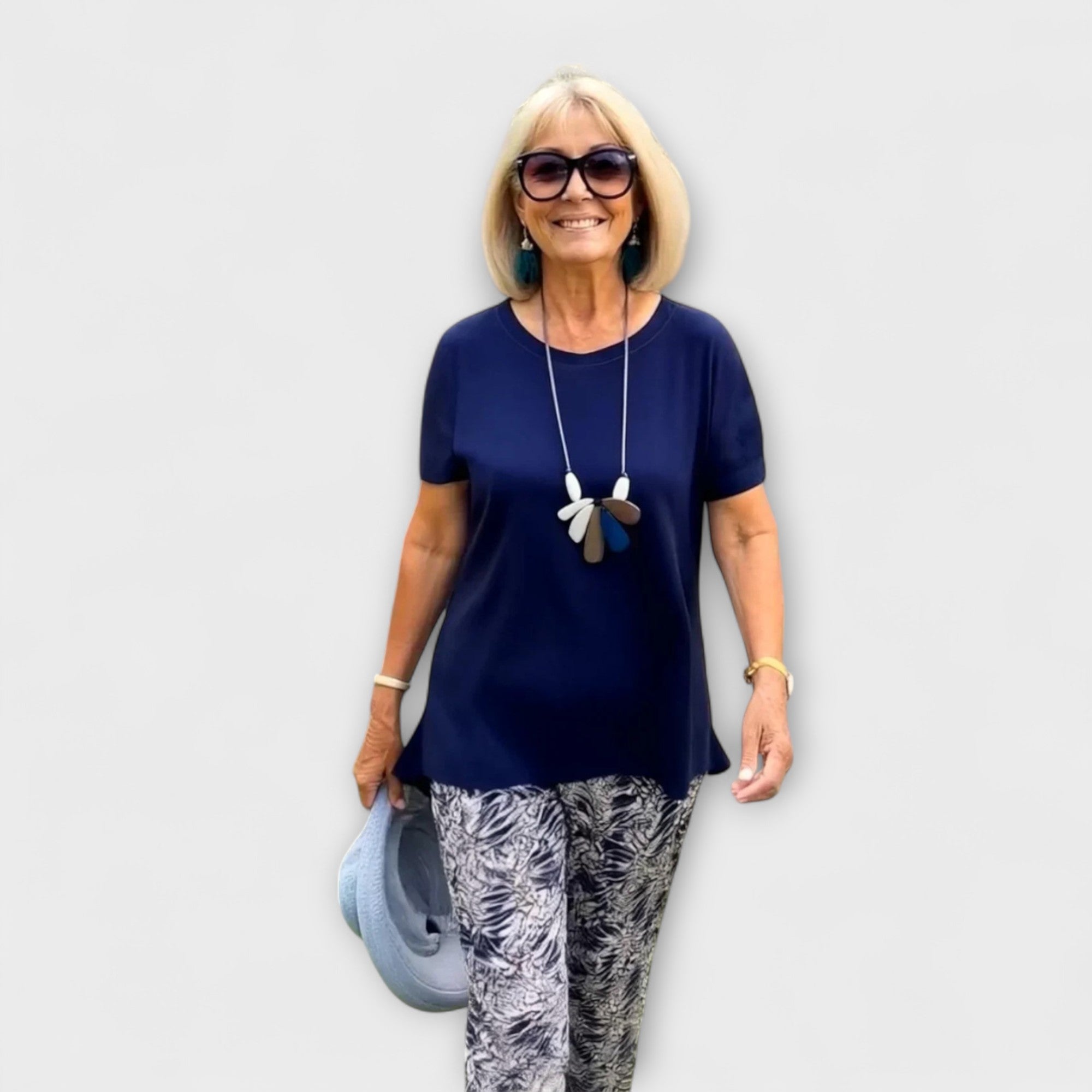 Arielle - Dunkelblaues Sommer-Ensemble mit Print