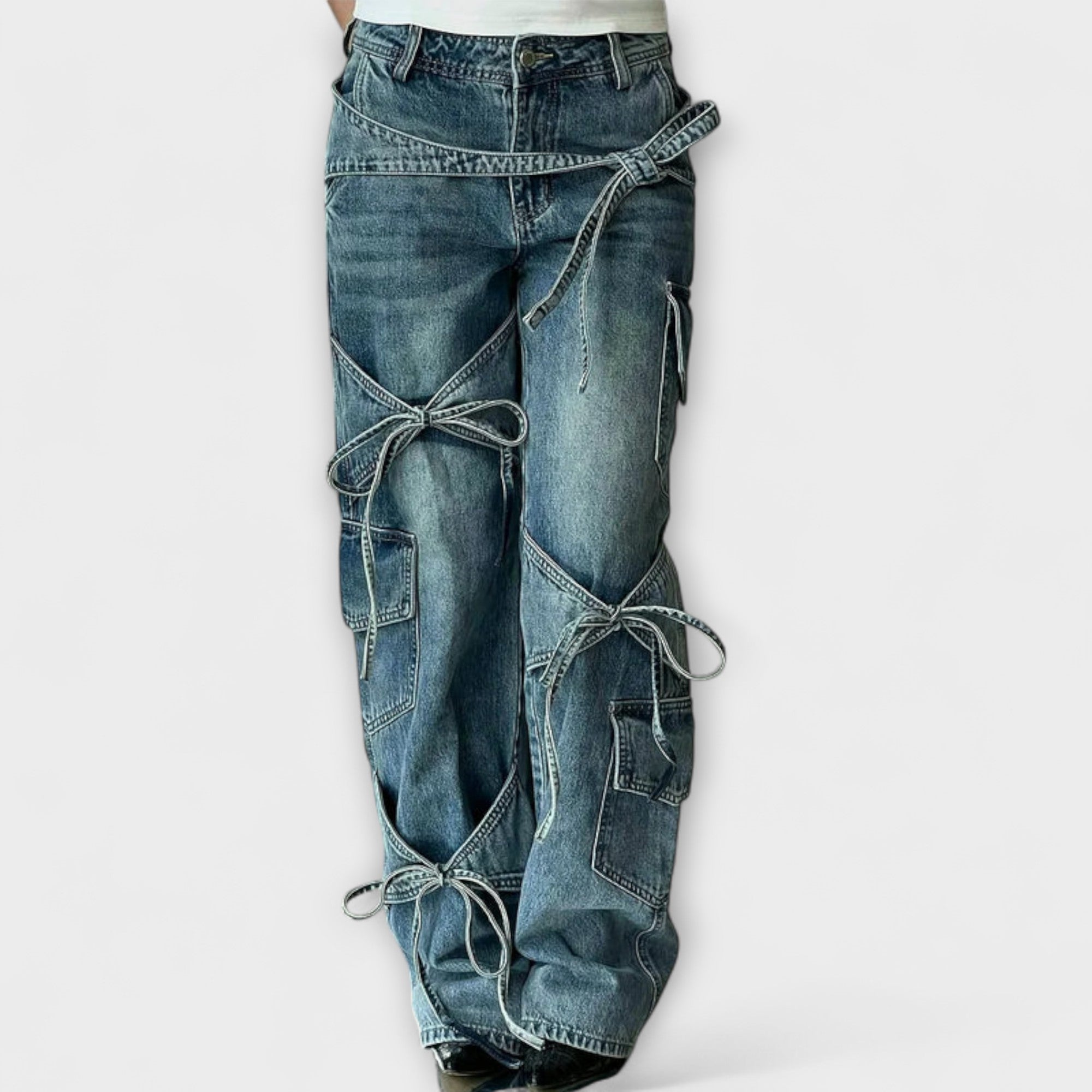 Walburga - Utility-Jeans mit Knotendetail