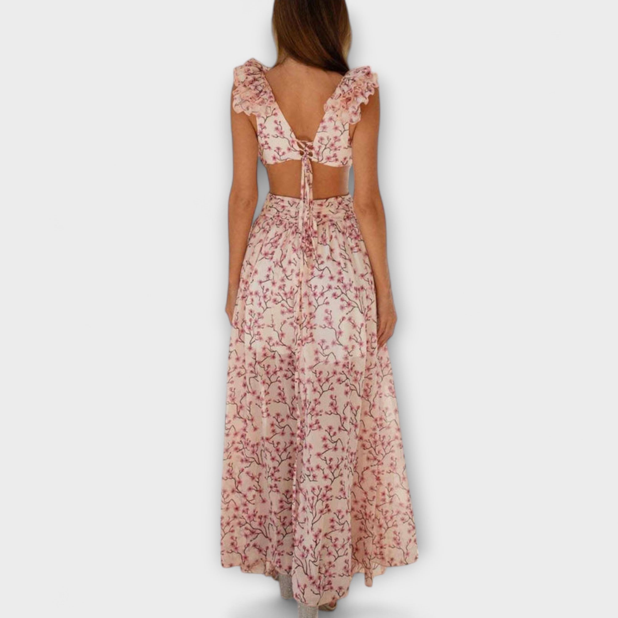 Elin - Rosa Maxikleid mit Rüschen und Cut-Outs