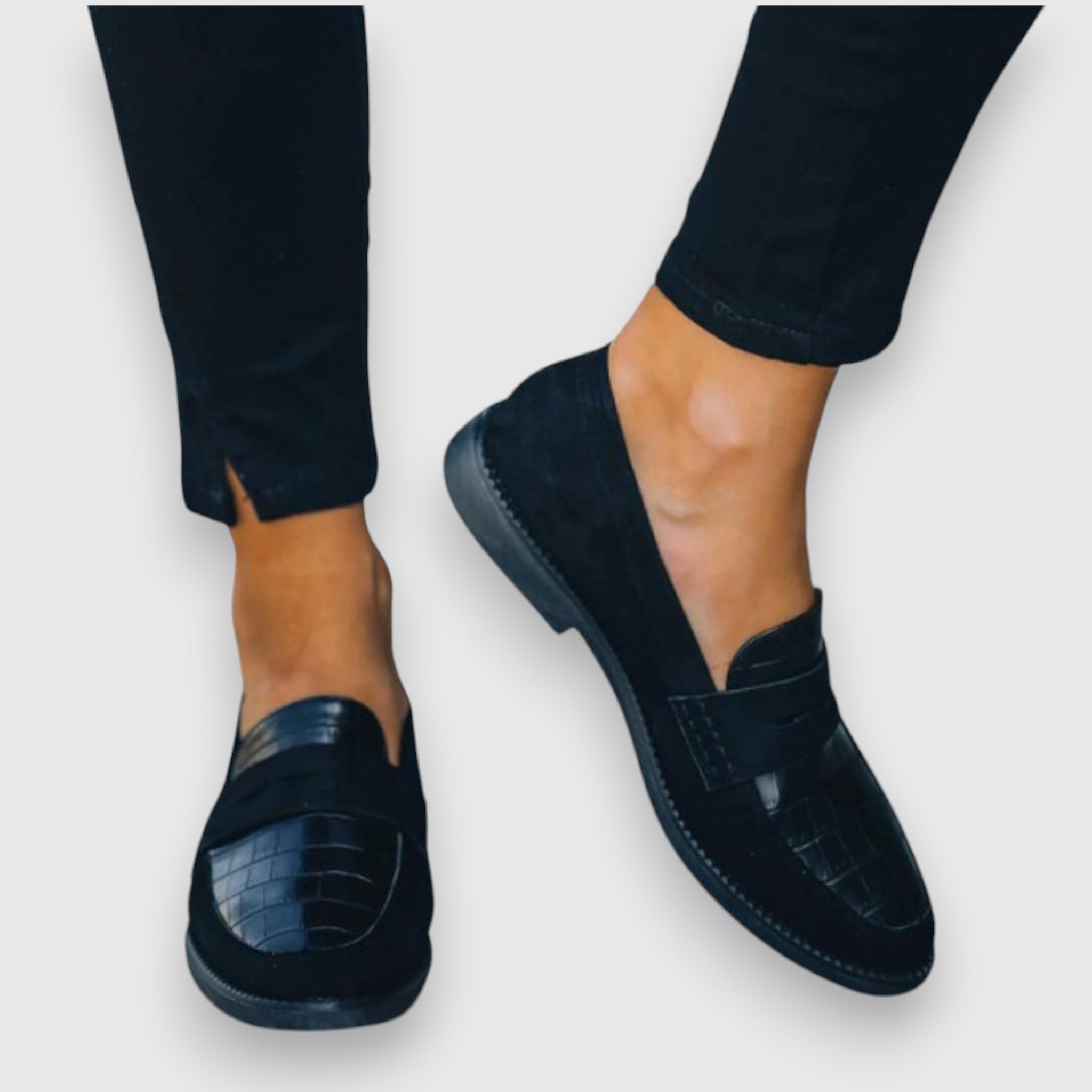 Sieglinde - Dunkelblaue Loafer in Kroko-Optik