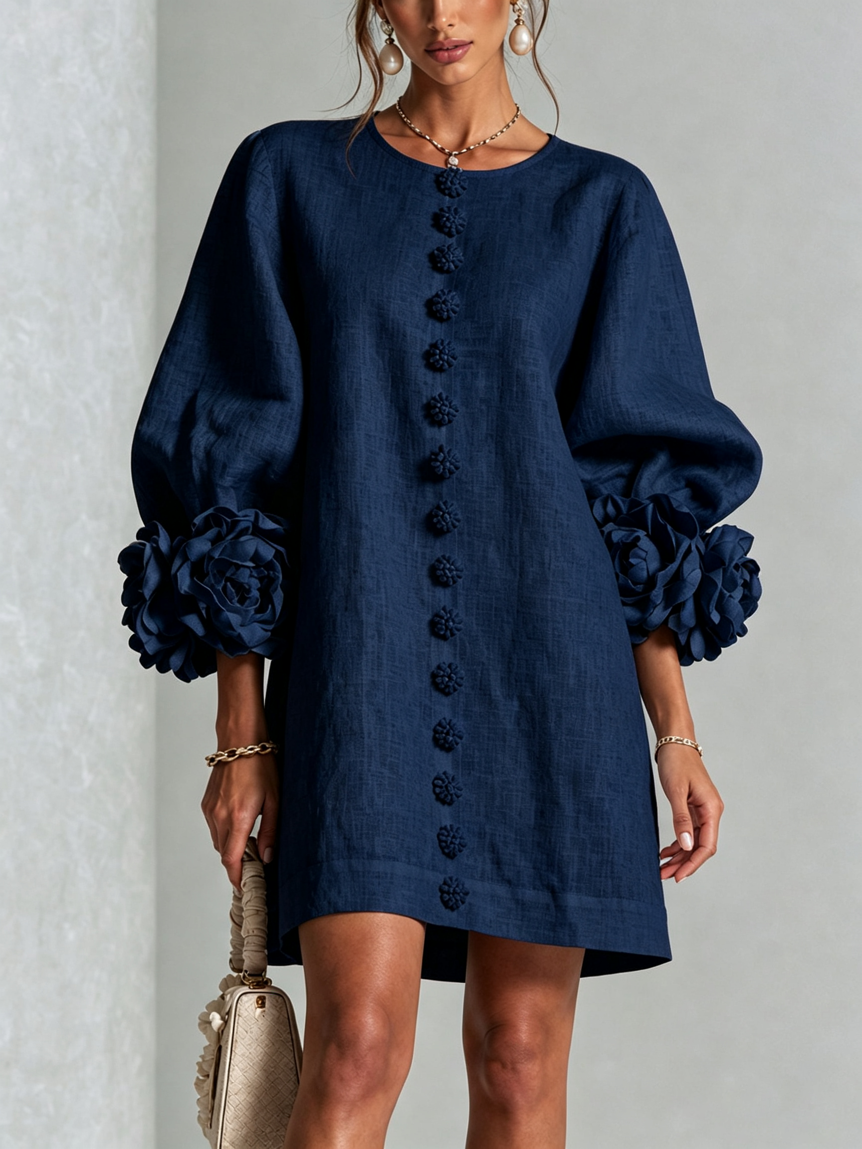 Anita - Elegantes Minikleid mit Rosendetails