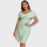 Elegantes schwarzes Kleid mit V-Ausschnitt