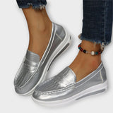 Annegret - Goldene Lack-Loafer