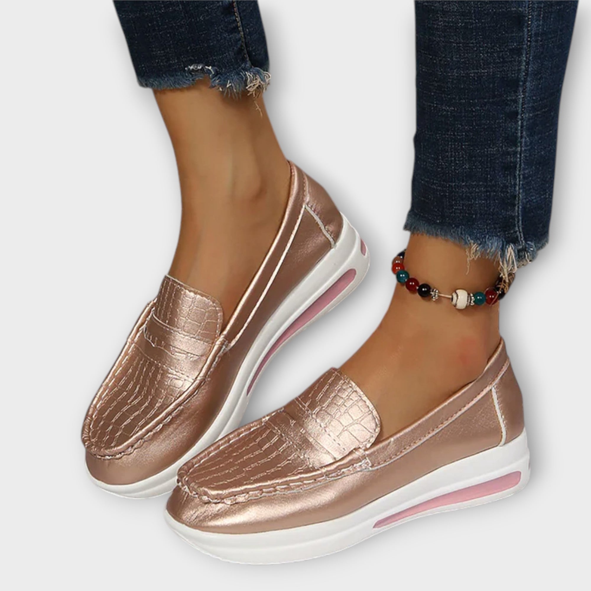 Annegret - Goldene Lack-Loafer