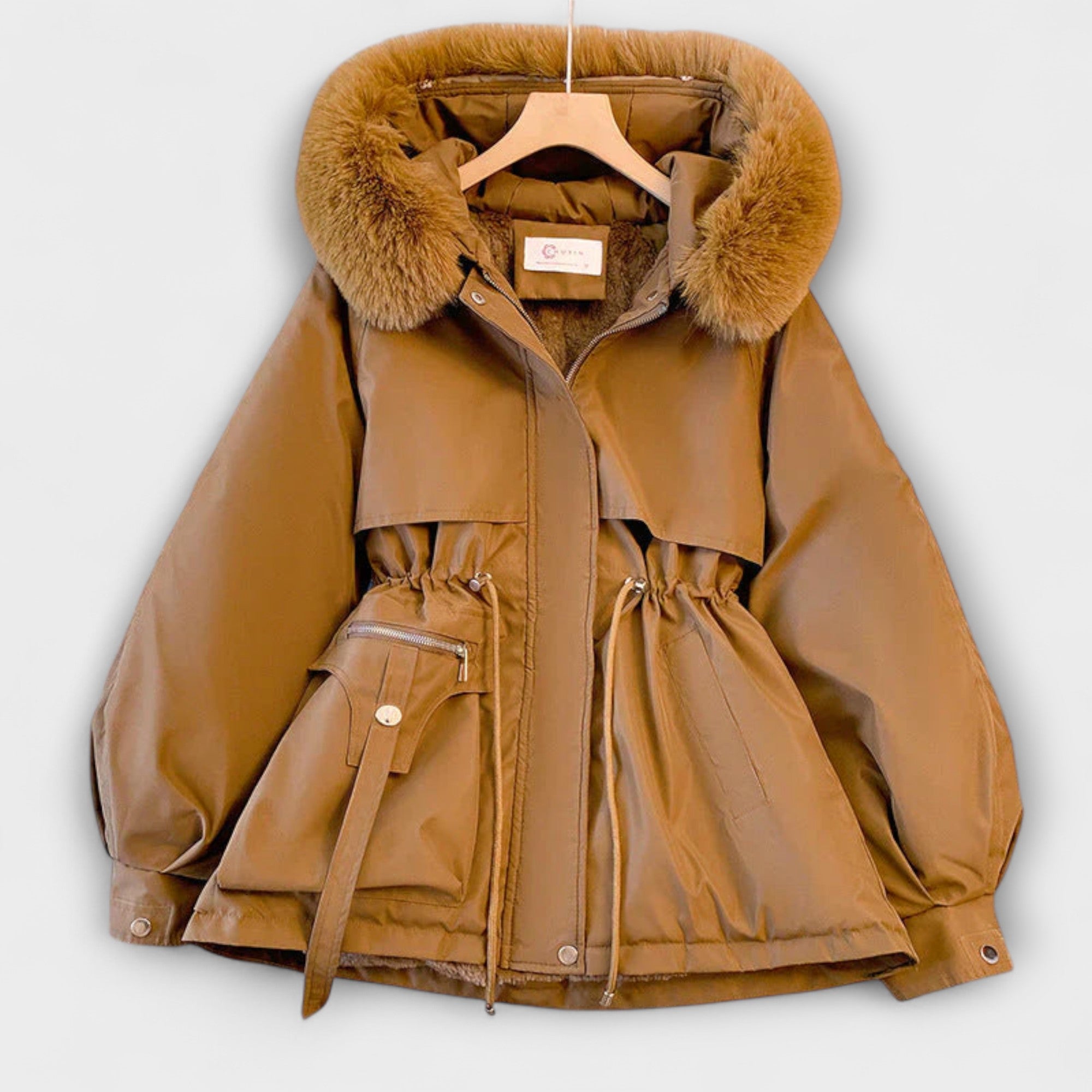 Bela - Beige elegante Winterjacke mit Pelzkragen