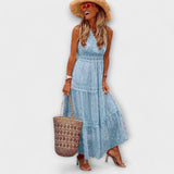 Lola - Hellblaues Maxikleid mit Boho-Spitze