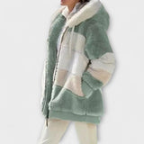Erika - Beige kuschelige Winterjacke mit Colour-Block